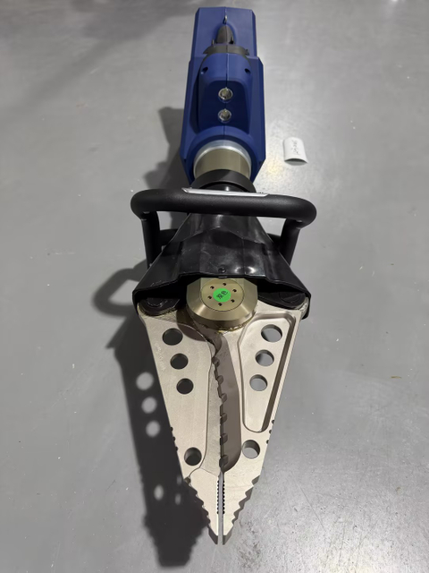 Medium Electric Hydraulic Cutting And Spreading Tool SC370-EVersatile Medium-Sized Pliers for Efficient Metal Cutting And Spreading