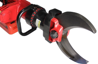 How To Safely Cut Chains With a Chain Cutter?
